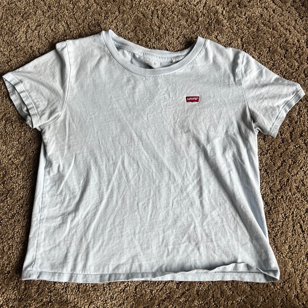 Levi’s Cropped Baby Blue Tee